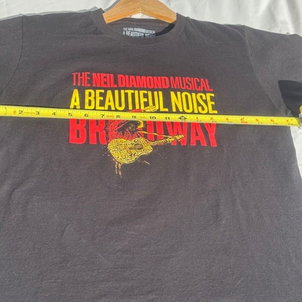 Pre-owned Neil Diamond Musical A Beautiful Noise Broadway T-Shirt - Adult Size M - Picture 7 of 10